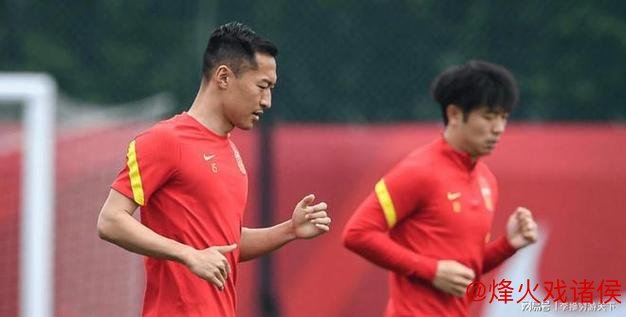 中超退役球员:李铁能力出众 我不碰海参 中超退役球员:李铁能力出众 我不碰海参