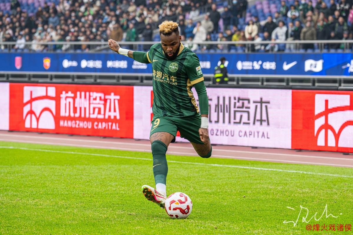 泰山迎战浙江 崔康熙誓言争胜 谈如何遏制王钰栋