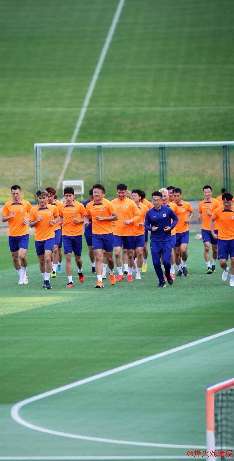 泰山队训练内容丰富 新帅正式上任 新人融入一线队合练