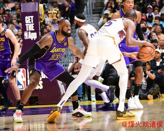 浓眉35分詹皇21+8 湖人上演22分惊天逆转击败太阳