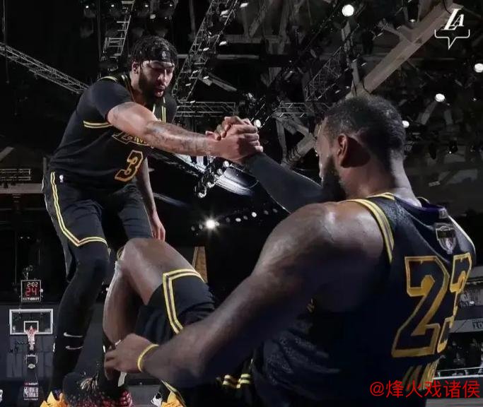 浓眉36+16詹皇16分 湖人击败森林狼迎来赛季首胜 浓眉36+16詹皇16分 湖人击败森林狼迎来赛季首胜