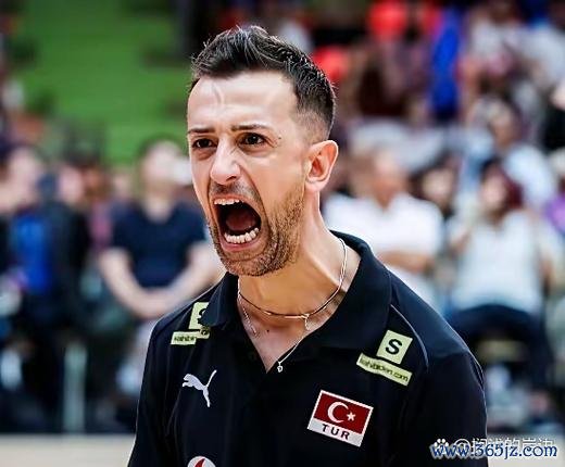 LPGA球手帕查利运气爆棚 一周收入是全年的两倍