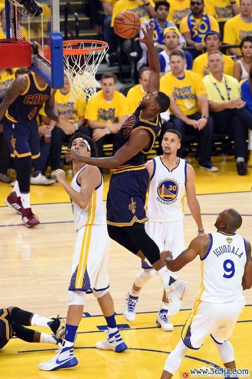 RSM精英赛道格-金60杆平纪录 与汤普森霍伊共同领先