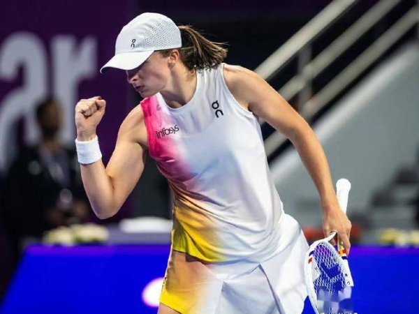 开云下载app WTA总决赛次日斯瓦泰克赛季单打60胜 高芙赢德比