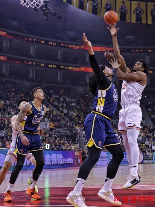 从输10分到赢40分，上海男篮是如何实现迅速反弹的？