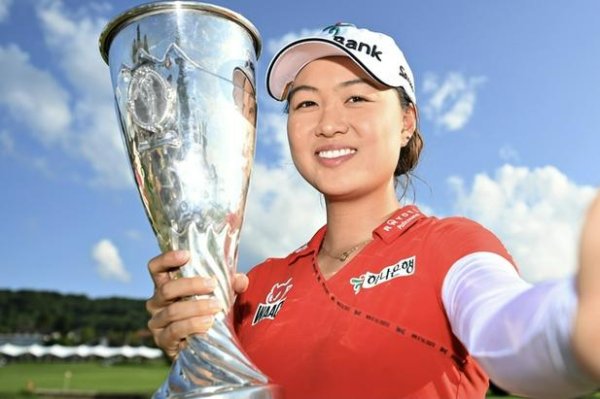 开云在线入口 女子排名：铃木爱夺冠升至74位 李旻智重回第三位